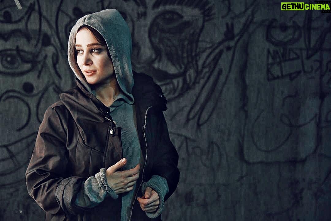 Elnaz Habibi - 101.6K Likes - اوست نشسته در نظر
من به كجا نظر كنم...
حضرت مولانا