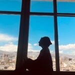 Elnaz Habibi Instagram - این جهان که نشد، قرار ما، جهان بعد، پای درخت بِه بهمن آقایی نژاد عکس:عسل @asal_muzic