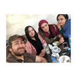 Elnaz Habibi Instagram - توى اين روزهاى تلخ و غمگين، جمعه اى كه كنارتون حالم خوب بود عزيزاى دل❤️ @nasimadabi @behnamsharafii @rahil_mor