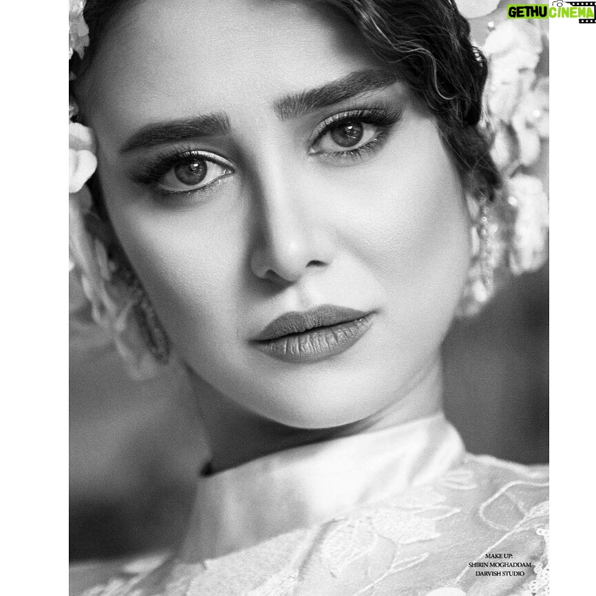 Elnaz Habibi - 103.3K Likes - شايد از ميان تاريكى روزى بتابد🌫
#شايد#ايرانم