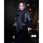 Elnaz Habibi Instagram - اكران فيلم خجالت نكش ديروز در پرديس ملت به گارگردان رضا مقصودى و تهيه كننده امير پروين حسينى و با بازى درخشان احمد مهرانفر و شبنم جان مقدمى #سى_و_ششمين_جشنواره_فيلم_فجر Derss designer: @tooka__design