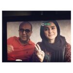 Elnaz Habibi Instagram - شهرام شاه حسينى مهربان كارگردان حرفه اى و باهوش خيلى خوشحالم كه باهات كار كردم خيلى خوشحالم دوستى مثل تو پيدا كردم درسته اين كار تموم شد ولى رفاقتهاى ما تازه شروع شد 🌸 به خاطر همه مهربونيهات ممنون🙏🏼