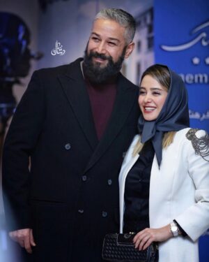 Elnaz Habibi Instagram - ممنون از همه عزیزانی که در یاد بود زنده یاد علی انصاریان در  روز اول اکران فیلم رُمانتیسم عماد و طوبا ما رو همراهی کردند.
#سینما_فرهنگ
#زنده_یاد_علی_انصاریان
@husseinjavid ❤️❤️