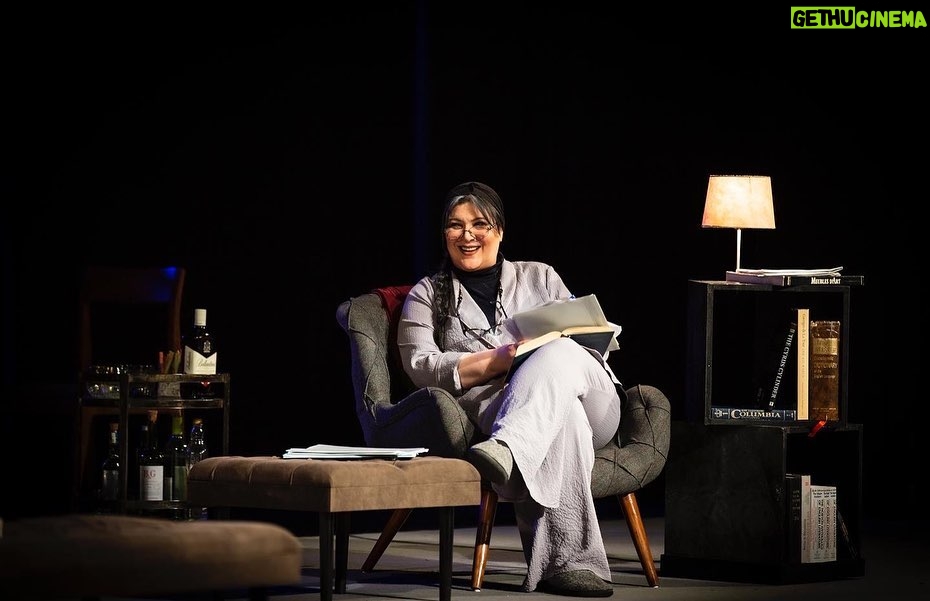 Elnaz Habibi Instagram - . "آن سوى آينه" به مدت محدود تمديد شد . آلبوم عكس: ساینا قادری، حسين حاجىبابايى @saynaghaderi @hoseinhajibabaei . »»»پیشفروش روزهای جدید از روز سهشنبه ۳۰ فروردین ساعت ۱۲ در سایت تیوال»»» . بازیگران: ریما رامینفر--الناز حبیبی--مارال بنیآدم--پژمان جمشیدی--علی سرابی . نویسنده: فلوریان زلر کارگردان: علی سرابی . طراح صحنه: آتوسا قلمفرسایی طراح لباس: ندا نصر طراح نور: منوچهر رحیمی مشاور چهره پردازی: ماریا حاجیها . گروه موسیقی: مهرنام رستگاری--پوریا مهدی--مصطفی سرایی--نوید ورامینی--نادر ورامینی تهیه کنندگان: نورالدین حیدریماهر---محمد قدس . طراح لوگو: آرمان کوچکی ويديو: احسان میراث (قادری) @ehsan.mirus استودیو پیام ایرایی @payameraeeart . خرید بلیت در سایت تیوال www.tiwall.com . تالار وحدت----فروردين و اردیبهشت ١٤٠١----ساعت ۱۸:۳۰ و ۲۱ . #آن_سوی_آینه #تئاتر_آن_سوی_آینه #تئاتر #تالار_وحدت . @film_news @tiwallgra