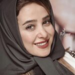 Elnaz Habibi Instagram - ممنون از همه عزیزانی که در یاد بود زنده یاد علی انصاریان در روز اول اکران فیلم رُمانتیسم عماد و طوبا ما رو همراهی کردند. #سینما_فرهنگ #زنده_یاد_علی_انصاریان @husseinjavid ❤️❤️