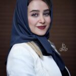 Elnaz Habibi Instagram - ممنون از همه عزیزانی که در یاد بود زنده یاد علی انصاریان در روز اول اکران فیلم رُمانتیسم عماد و طوبا ما رو همراهی کردند. #سینما_فرهنگ #زنده_یاد_علی_انصاریان @husseinjavid ❤️❤️