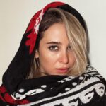 Elnaz Habibi Instagram - صدای همهمه می آید و من مخاطب تنهای بادهای جهان... 🌬 سهراب سپهری 📷 @aari.shaa ❤️