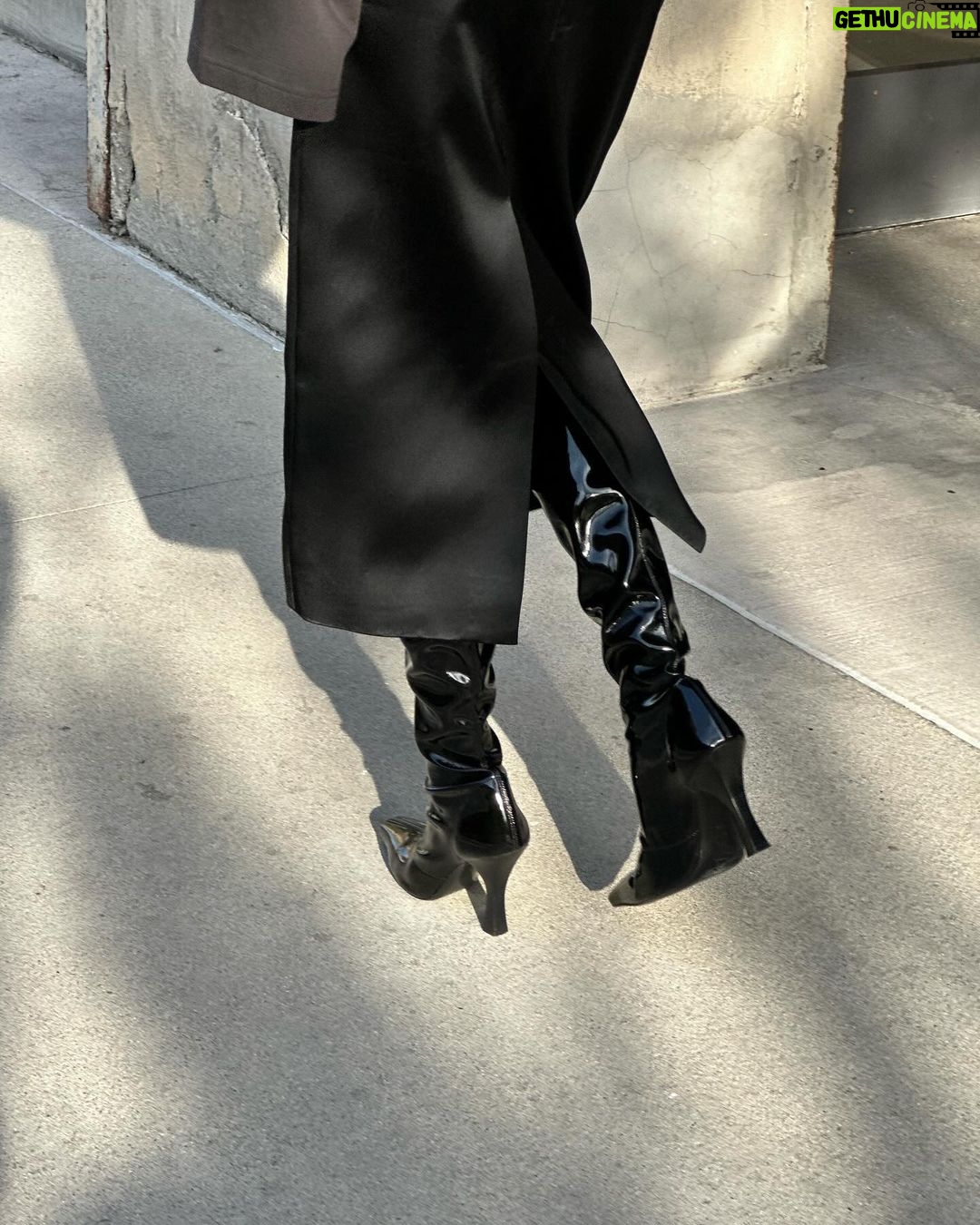 Elsa Hosk Instagram - All black Helsa 🖤 @helsastudio