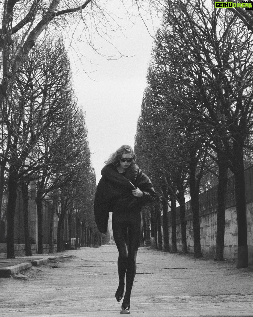 Elsa Hosk Instagram - My 48 hrs in Paris with @ysl for @crfashionbook by @donaribraxton 🖤