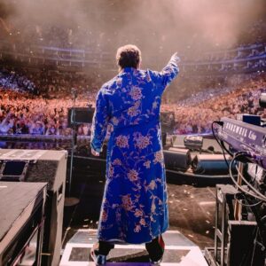 Elton John Instagram - Farewell London 🫶🏼 

#eltonfarewelltour 

📸: @bengibsonphoto