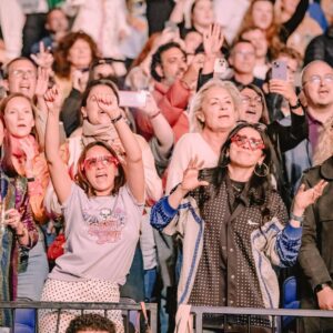 Elton John Instagram - Farewell London 🫶🏼 

#eltonfarewelltour 

📸: @bengibsonphoto