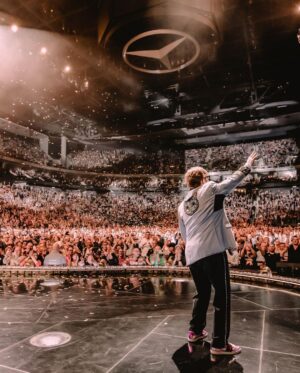 Elton John Instagram - 🚀🇩🇪 3️⃣0️⃣0️⃣🇩🇪🚀

A very special moment to play the 300th show of the Farewell Yellow Brick Road tour last night. Thank you Berlin and @mercedesbenzarena for a brilliant night! 

#EltonFarewellTour

📸: @bengibsonphoto