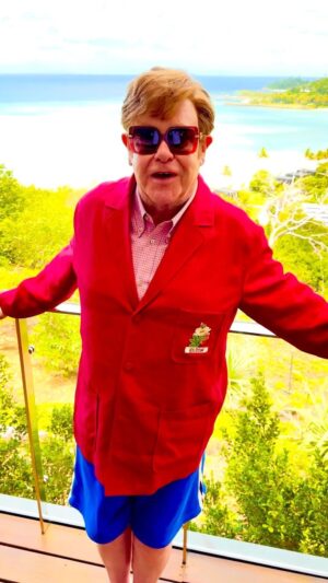 Elton John Instagram - Happy New Year wishes to all my fans, as we enter the final year of my Farewell Yellow Brick Road Tour 🚀❤️

#eltonfarewelltour