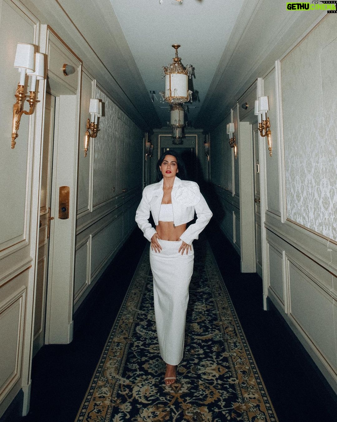 Emeraude Toubia Instagram - 🌹 Paris, France