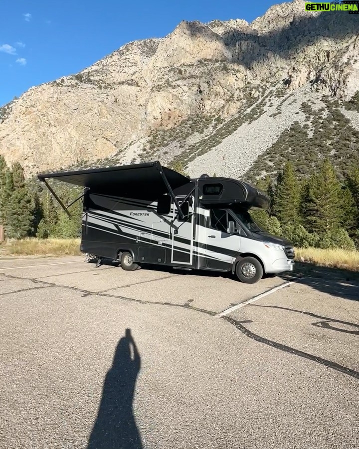 Emeraude Toubia Instagram - Not over these views 🚐🏕️☕️✨🩶 Yosemite National Park, California
