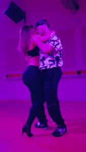 Emeraude Toubia Instagram - una bachata para el corazón ❤️ Los Angeles, California