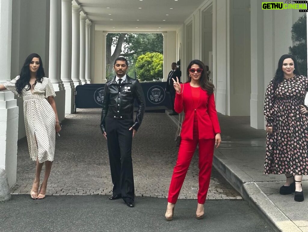 Emeraude Toubia Instagram - Painted it #WITHLOVE Red ❤ at the White House! Beautiful day speaking to Latine & LGBTQIA+ stakeholders about the importance of inclusion in storytelling! Thank you @gloriakellett and the amazing team at @amazonstudios 🖤 White House Washigton DC