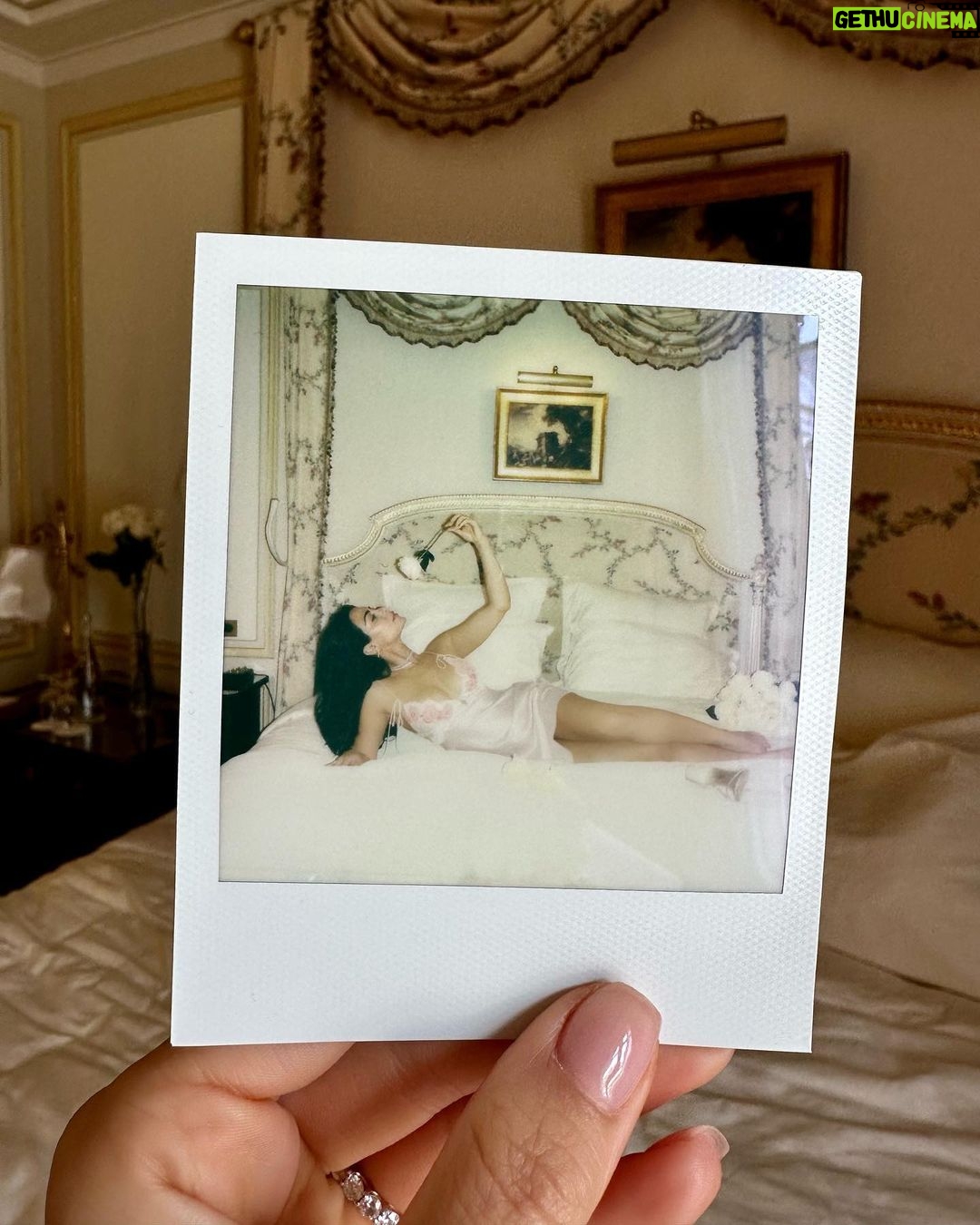 Emeraude Toubia Instagram - Paris, je t’aime. Thank you for the beautiful memories 🤍✨ Paris, France