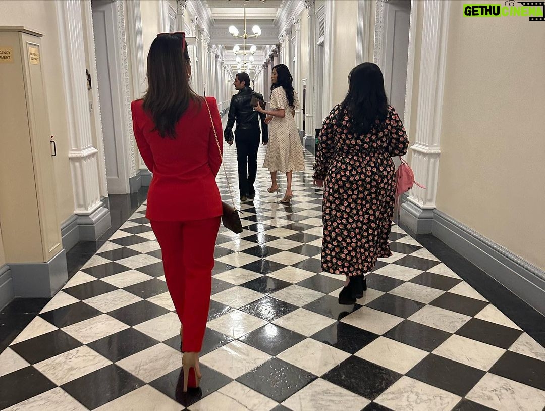 Emeraude Toubia Instagram - Painted it #WITHLOVE Red ❤️ at the White House! Beautiful day speaking to Latine & LGBTQIA+ stakeholders about the importance of inclusion in storytelling! Thank you @gloriakellett and the amazing team at @amazonstudios 🖤 White House Washigton DC