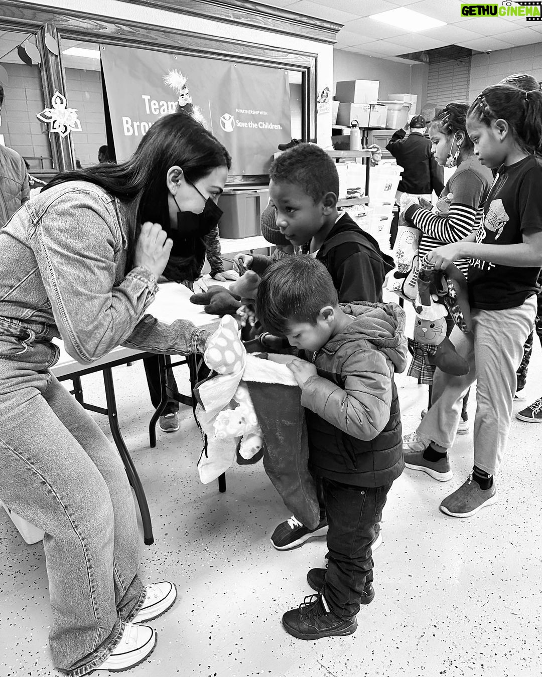 Emeraude Toubia Instagram - Every day is holiday season for @teambrownsville! Working nonstop to get asylum seekers the help they need to live lives of safety, freedom and dignity. Today I joined Team Brownsville to bring a smile, comfort, information and supplies to people in need. To my local friends, I ask you to help with donating food, feminine hygiene products, baby food, etc. And to my friends around the world, please donate through their website. I urge you to help Team Brownsville or any charity of choice, not only this holiday season, but year round. It’s not the size of the present; it’s the size of your heart. Our future starts now! Brownsville, Texas