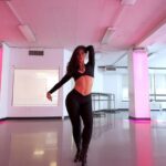 Emeraude Toubia Instagram – Cause I’m feelin’… 

What a joy to work with you @tonyguerrero5678 !!! Thank you for making Burlesque Jazz oh so so fun 😻 

📹: @jayplayimagery