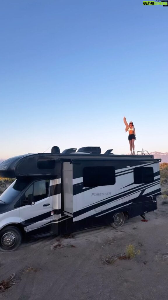 Emeraude Toubia Instagram - Alexa, take me camping 🏕 ✨🌌