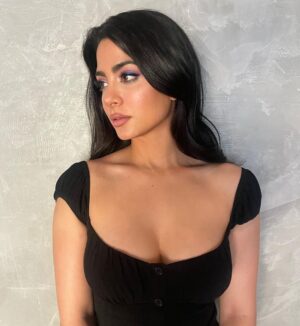 Emeraude Toubia Instagram - 💜💙🖤