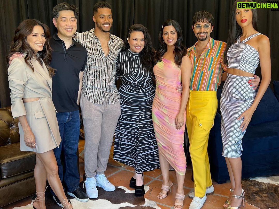 Emeraude Toubia Instagram - The @primevideo Experience #FYC @televisionacad @amazonstudios panel! 💙💛 Our @withloveonprime cast, ‘glorious’ leader @gloriakellett and radiant moderator @evalongoria !! ❤️ Los Angeles, California