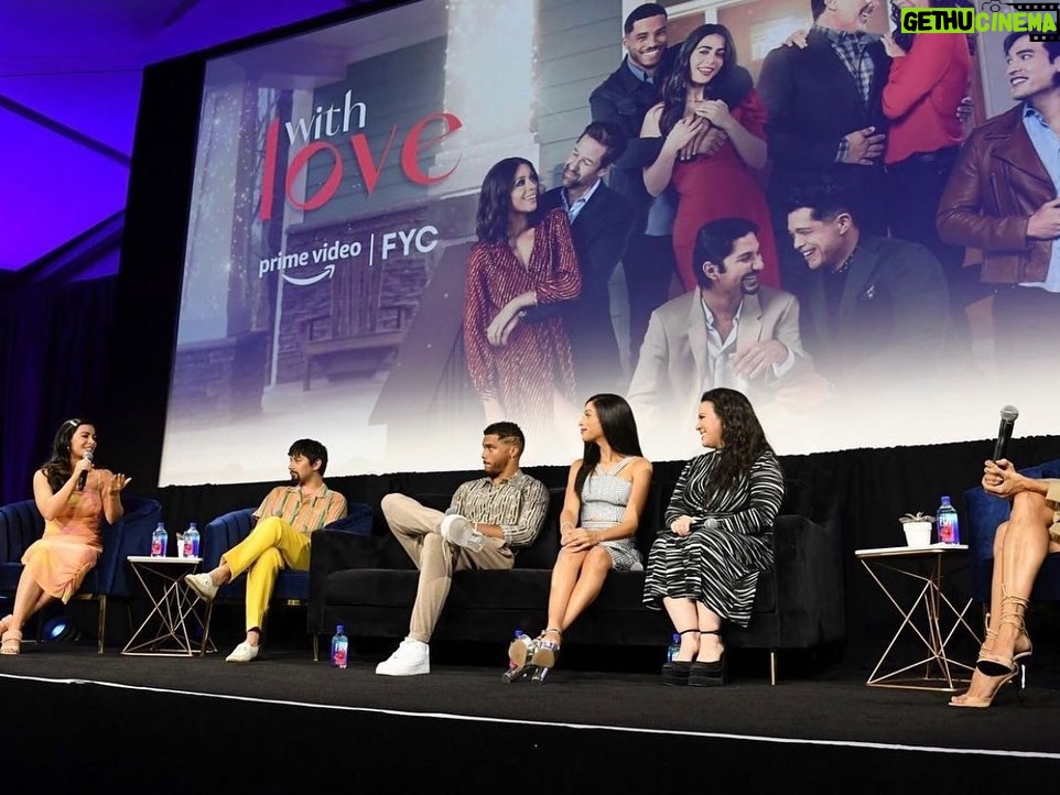 Emeraude Toubia Instagram - The @primevideo Experience #FYC @televisionacad @amazonstudios panel! 💙💛 Our @withloveonprime cast, ‘glorious’ leader @gloriakellett and radiant moderator @evalongoria !! ❤️ Los Angeles, California