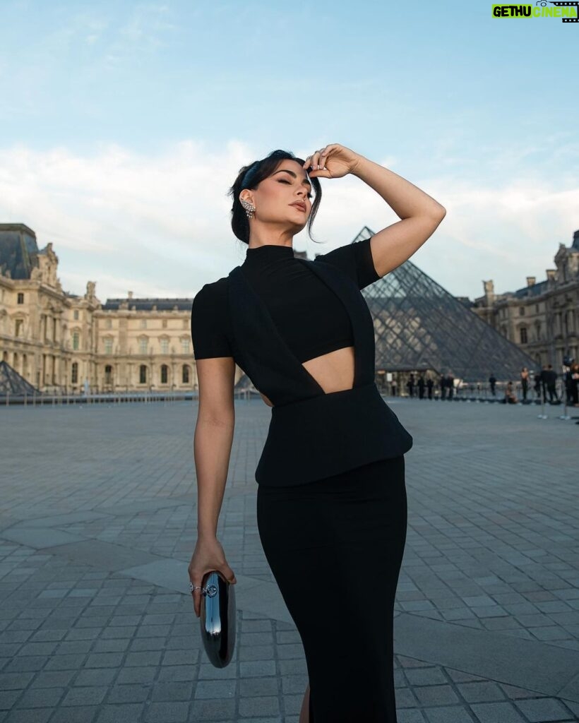 Emeraude Toubia Instagram - 🤍 Vera Wang x Lancôme x Louvre 🤍