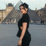 Emeraude Toubia Instagram – 🤍 Vera Wang x Lancôme x Louvre 🤍
