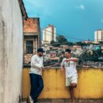 Emicida Instagram - De quebradinha com meu mano @quebradinha_ 📸: @julioproduz Pq Sto Antônio