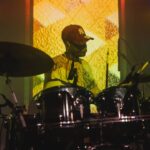 Emicida Instagram - Tem sido dias corridos. Mas gratificantes e de muito aprendizado também! Daqui a pouco atacamos em Miami. Mas só queria deixar registrado aqui o quanto Los angeles foi incrível ( thanks a lot @jazzisdead )e dizer para aquele menino lá do cachoeira, que um dia andou por aí, pra cima e pra baixo com um disco do Wu tang Clan nas mãos, que a continuidade dele pode trombar o Rza no estúdio e dizer a ele, as coisas que o menininho sonhava dizer se um dia acontecesse! Obrigado thank you gracias ありがと