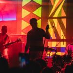 Emicida Instagram - Tem sido dias corridos. Mas gratificantes e de muito aprendizado também! Daqui a pouco atacamos em Miami. Mas só queria deixar registrado aqui o quanto Los angeles foi incrível ( thanks a lot @jazzisdead )e dizer para aquele menino lá do cachoeira, que um dia andou por aí, pra cima e pra baixo com um disco do Wu tang Clan nas mãos, que a continuidade dele pode trombar o Rza no estúdio e dizer a ele, as coisas que o menininho sonhava dizer se um dia acontecesse! Obrigado thank you gracias ありがと