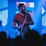 Emicida Instagram - Tem sido dias corridos. Mas gratificantes e de muito aprendizado também! Daqui a pouco atacamos em Miami. Mas só queria deixar registrado aqui o quanto Los angeles foi incrível ( thanks a lot @jazzisdead )e dizer para aquele menino lá do cachoeira, que um dia andou por aí, pra cima e pra baixo com um disco do Wu tang Clan nas mãos, que a continuidade dele pode trombar o Rza no estúdio e dizer a ele, as coisas que o menininho sonhava dizer se um dia acontecesse! Obrigado thank you gracias ありがと