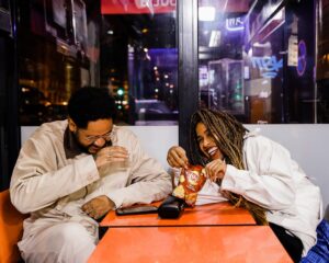Emicida Instagram - Eu e a amiga que tenho em comum com a Beyoncé

📸 @impulsofilms
Acervo: @lab_fantasma