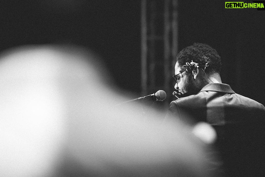 Emicida Instagram - No caminho da luz todo mundo é preto. São Carlos - 14.03.24 #📸 @julioproduz