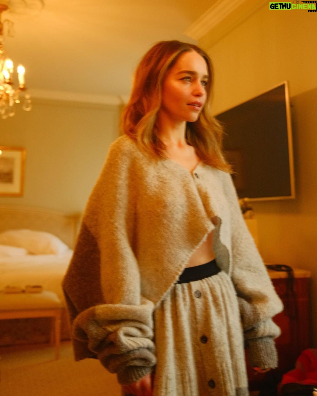 Emilia Clarke Instagram - Well THAT WAS FUN! @loewe thank you not only for sitting me by MEG motherloving RYAN (I have now completed life). The vibes were immaculate, the chateau was stunning, the clothes were beautiful and the people were inspiring… and there was a magician. A fashion show that felt truly genuine. Praise be to Jonathan and Loewe 👏😘 #MEGRYANPEOPLE!!! #everythingicoulddonottoquotehermoviesather #thankgodmyboobdidntpopoutofthatoutfit