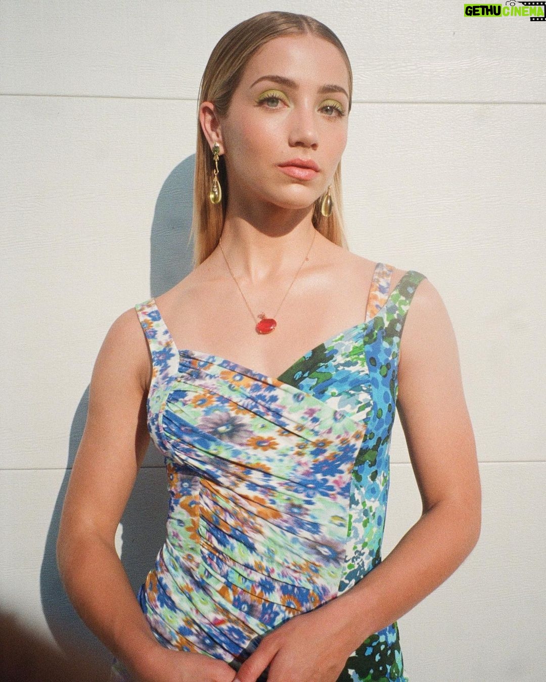 Emily Rudd Instagram - @stellamccartney for the #fearstreet1666 premiere last night 🪲 styling @itsamandalim assist @cassielainejohnson jewels @danielavillegasjewelry hair @ryanrichman (cut by @salsalhair color by @mizzchoi) makeup @melissa.hernandez @netflix @netflixfilm