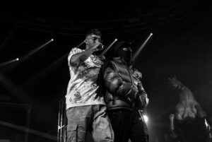 Emis Killa Instagram - E anche la seconda data di Milano è andata. Tornare sul palco è stato incredibile. Grazie agli ospiti che sono venuti a suonare con noi, agli amici che ci sono passati a trovare e soprattutto grazie a voi che ci avete fatto esplodere i timpani. 🔊 17 babeeeeee.