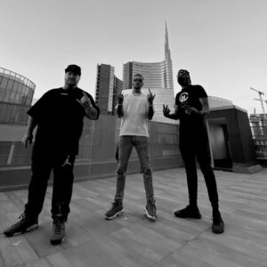 Emis Killa Instagram - Il video di “malandrino“ diretto da Chris Macari è fuori. Link nelle storie. 🔫