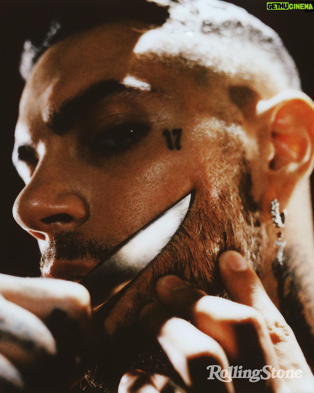 Emis Killa - 102.9K Likes - Tarantelle finite a tarallucci e vino, altrimenti era un bagno nel blood: tarantino.