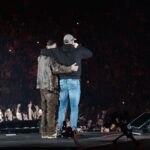 Emis Killa Instagram - Il tour è iniziato e un po’ di amici sono già passati a trovarmi. Stasera Napoli (casa della musica) domani Roma (orion) Ultime ore per prendere i biglietti. Link nelle mie storie ❤️