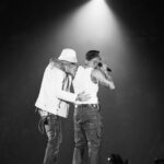 Emis Killa Instagram - Il tour è iniziato e un po’ di amici sono già passati a trovarmi. Stasera Napoli (casa della musica) domani Roma (orion) Ultime ore per prendere i biglietti. Link nelle mie storie ❤️