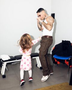 Emis Killa Instagram - 👧🏼🥊