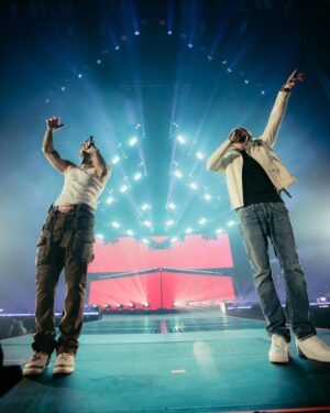 Emis Killa Instagram - Il tour è iniziato e un po’ di amici sono già passati a trovarmi.

Stasera Napoli (casa della musica) 

domani Roma (orion)

Ultime ore per prendere i biglietti. Link nelle mie storie ❤️