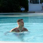 Emis Killa Instagram - Gonfio questi rapper come il botox/li mando al tappeto come Lennox. Sardinia i love u, see u the next summer.
