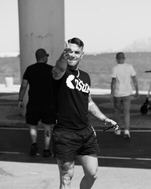 Emis Killa Instagram - Gonfio questi rapper come il botox/li mando al tappeto come Lennox.
Sardinia i love u, see u the next summer.