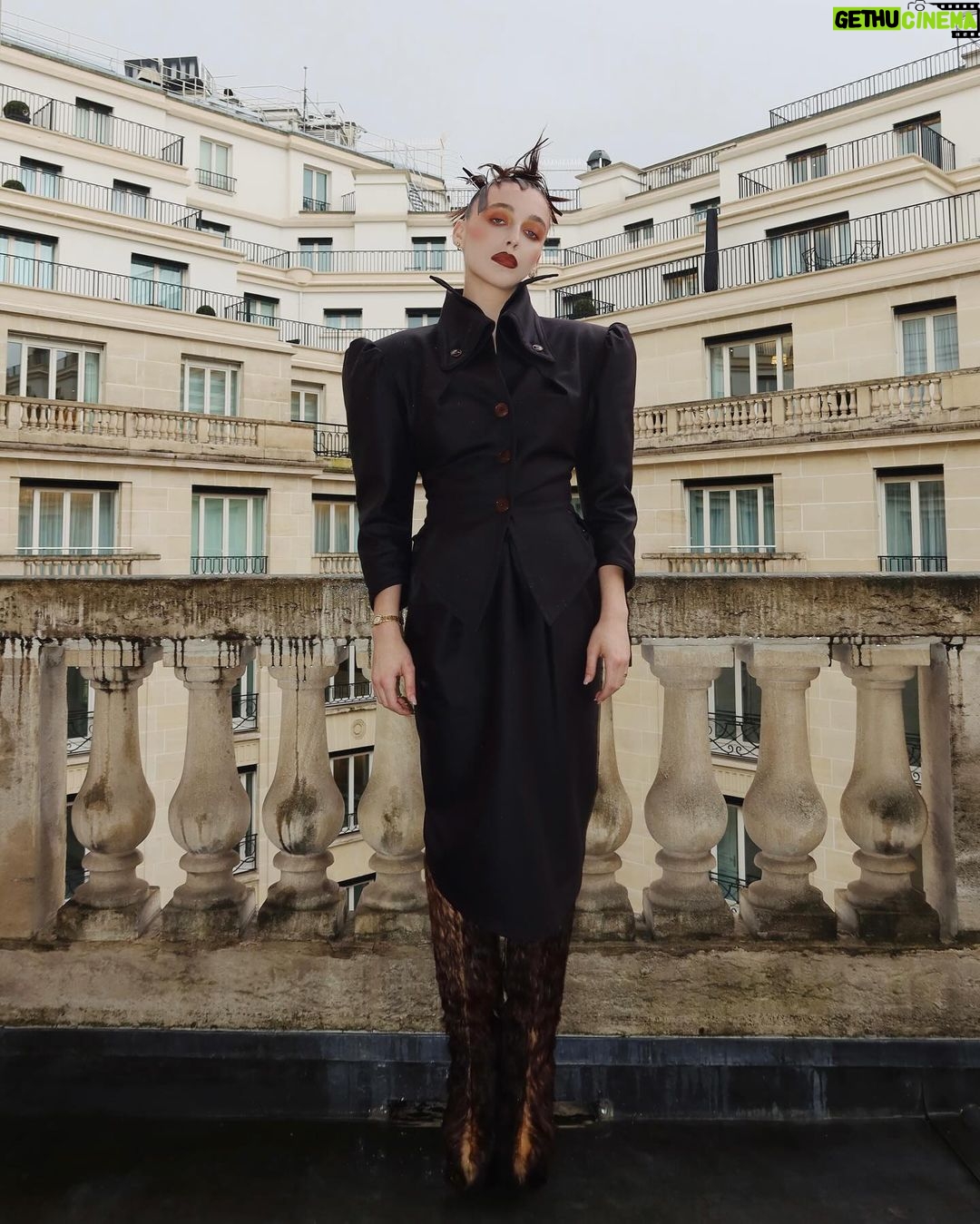 Emma Chamberlain Instagram - 🗝️ @viviennewestwood 🗝️ Paris, France