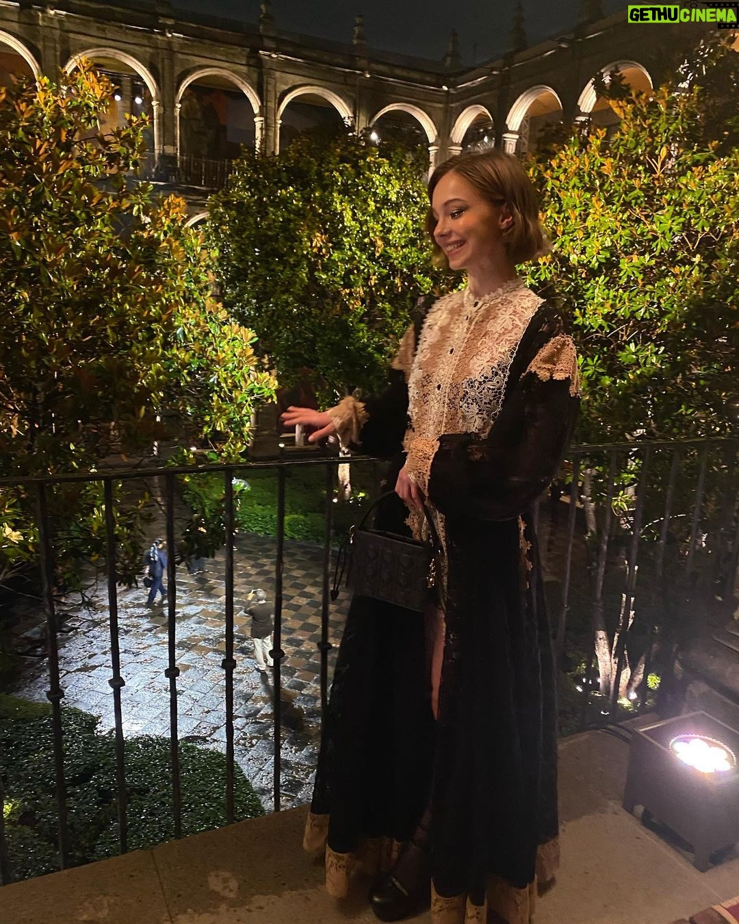 Emma Myers Instagram - Thank you for the wonderful weekend @dior and thank you Mexico City! #diorcruise Mexico City, Mexico